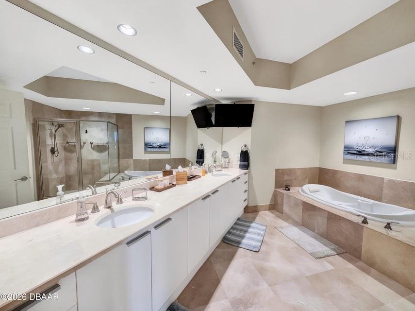 Image 24 of 60 For 231 Riverside Drive 1501-1