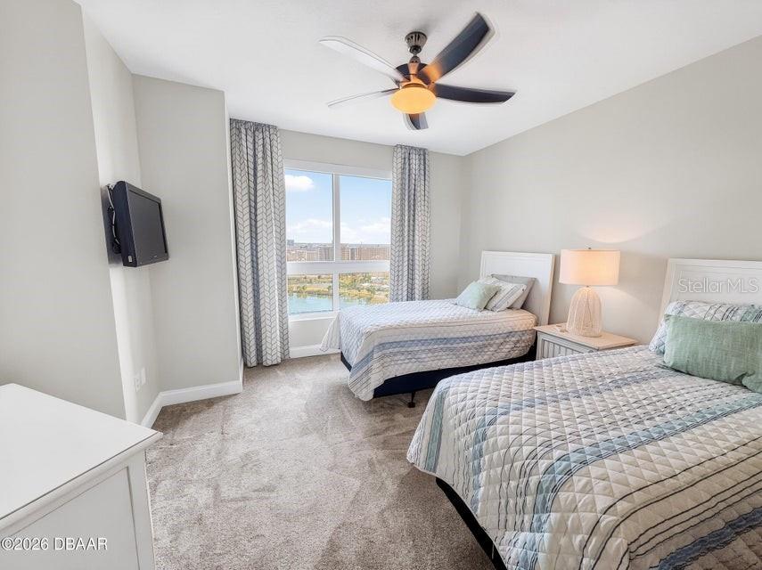 Image 27 of 60 For 231 Riverside Drive 1501-1