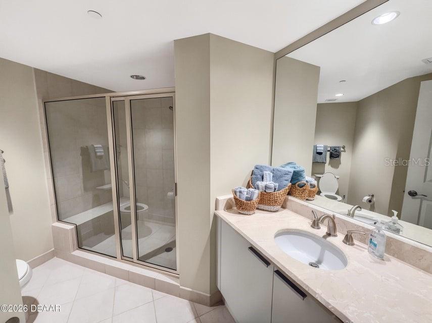 Image 28 of 60 For 231 Riverside Drive 1501-1