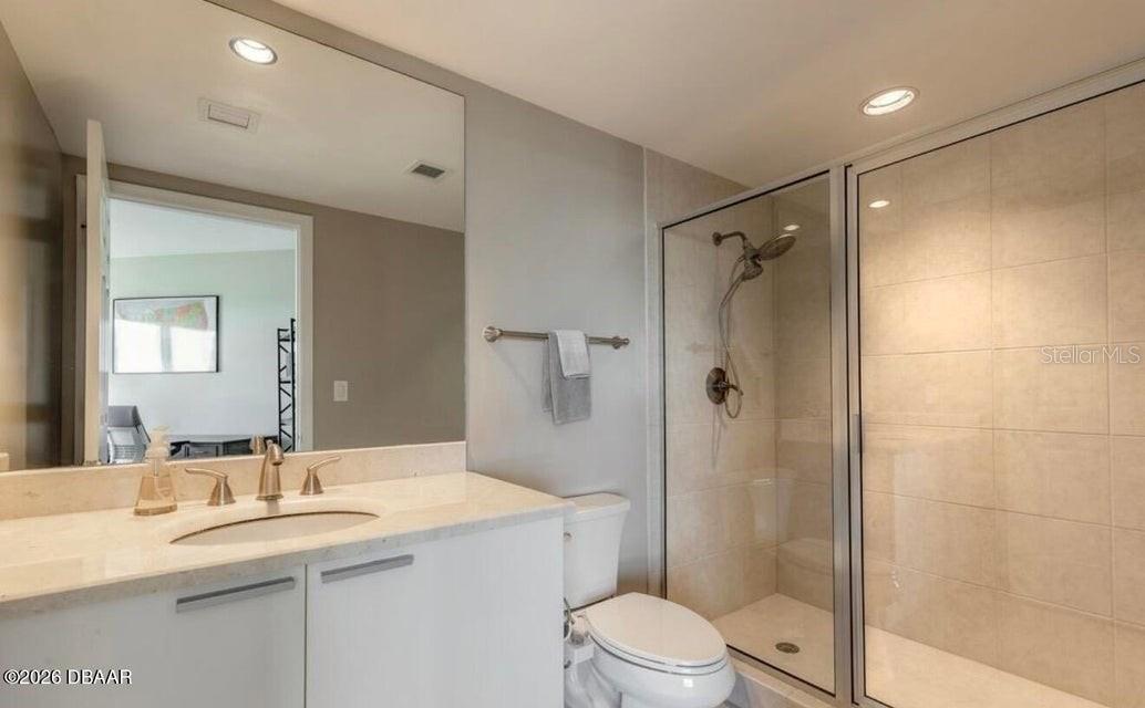 Image 31 of 60 For 231 Riverside Drive 1501-1