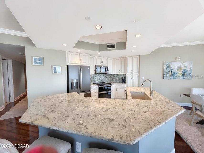 Image 7 of 60 For 231 Riverside Drive 1501-1