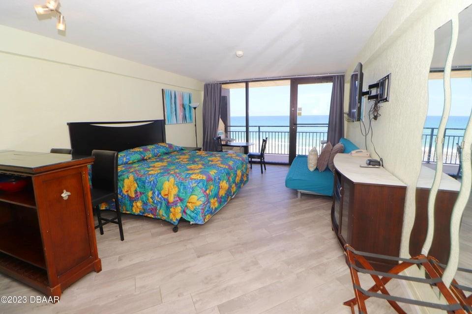 Image 10 of 35 For 2301 Atlantic Avenue 438