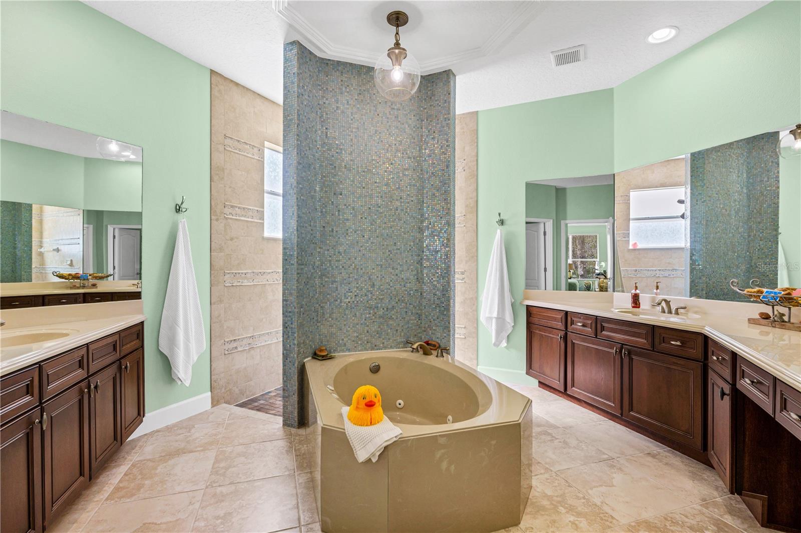 Image 33 of 53 For 425 Champion Ridge Drive