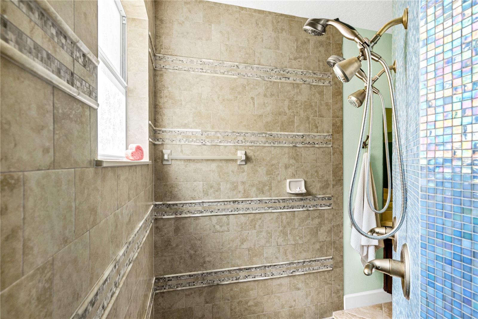 Image 36 of 53 For 425 Champion Ridge Drive