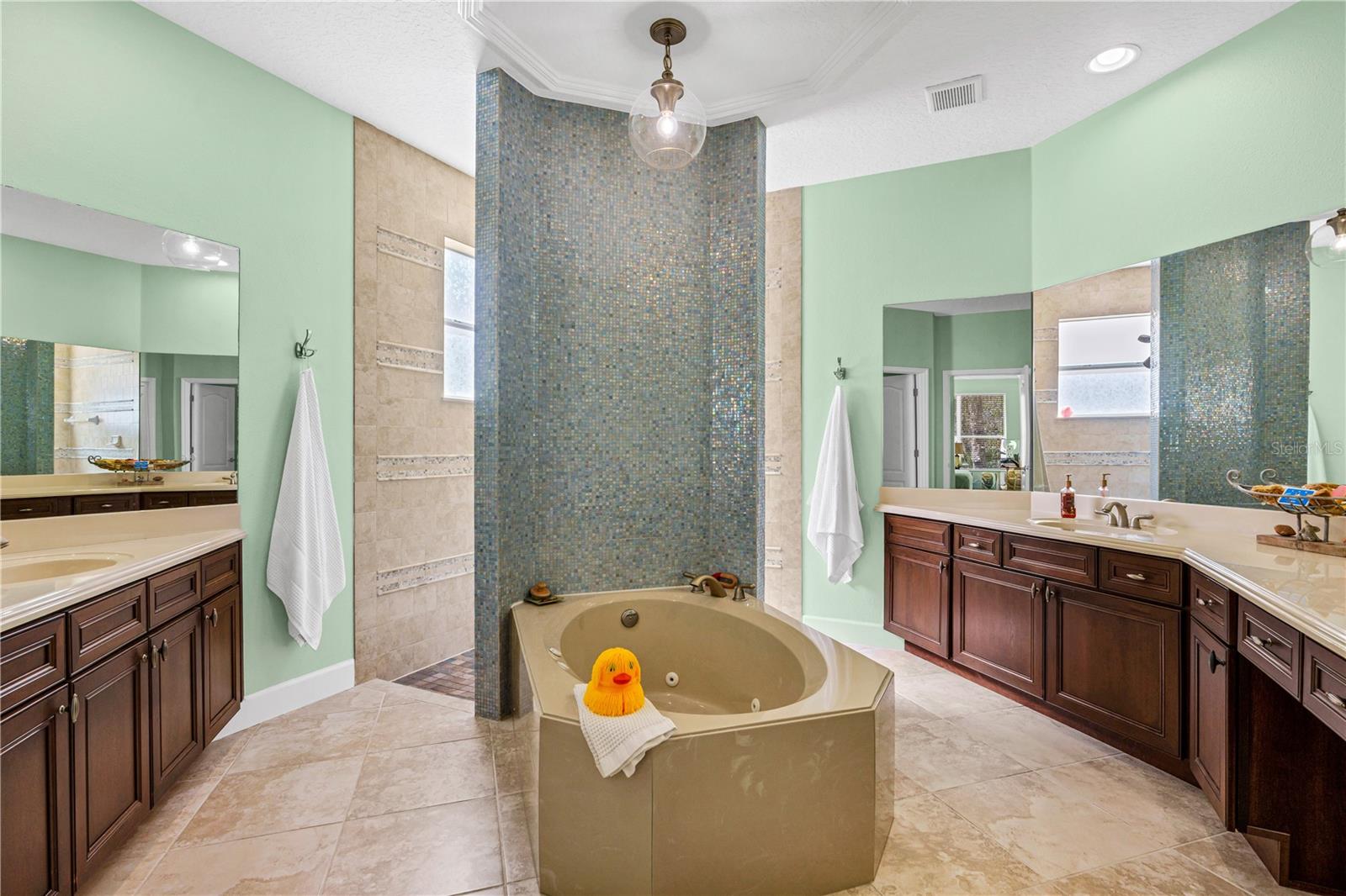 Image 6 of 53 For 425 Champion Ridge Drive