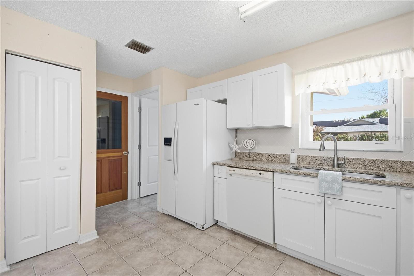 Image 21 of 57 For 70 Perrotti Lane