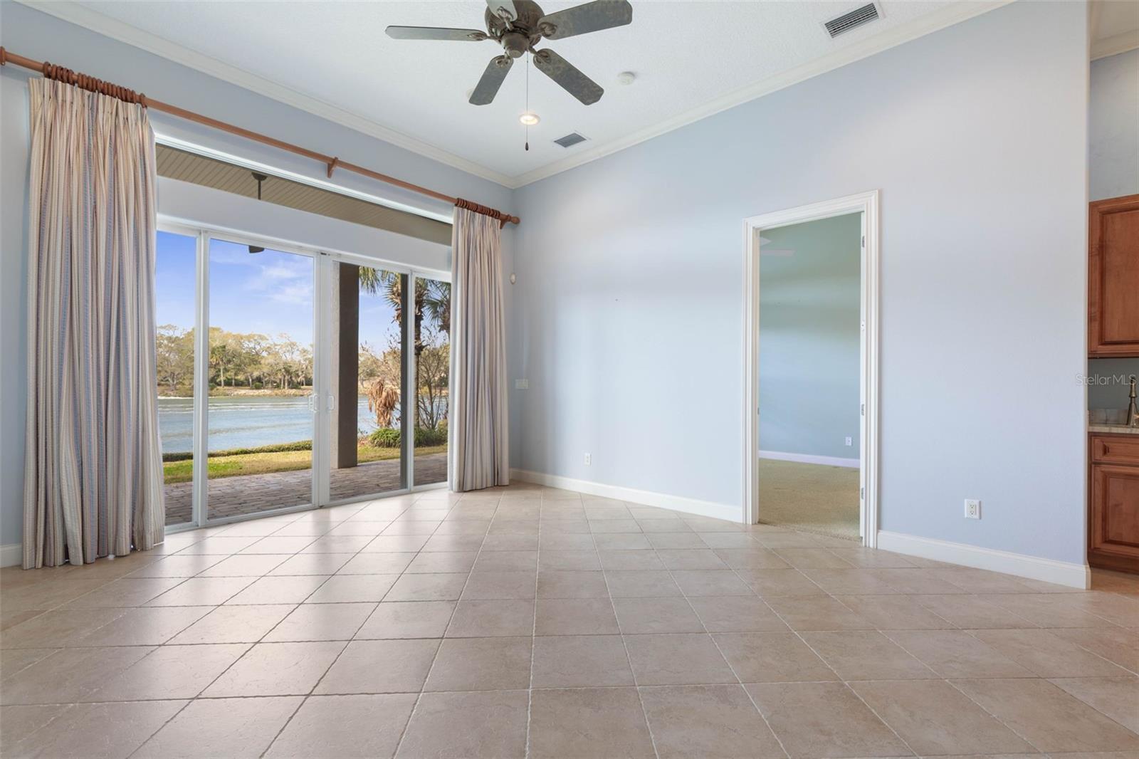 Image 11 of 84 For 262 Yacht Harbor Drive