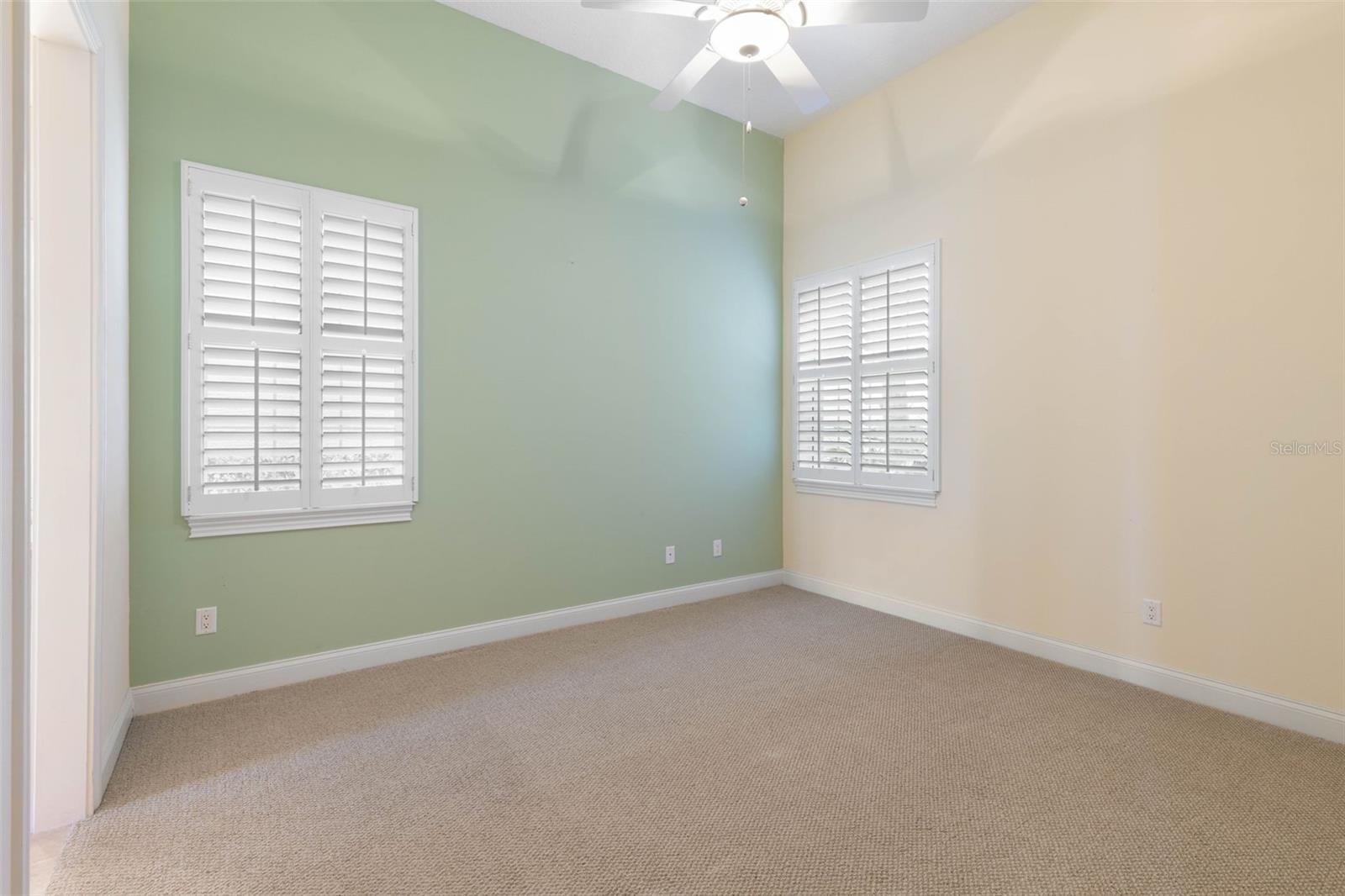 Image 21 of 84 For 262 Yacht Harbor Drive