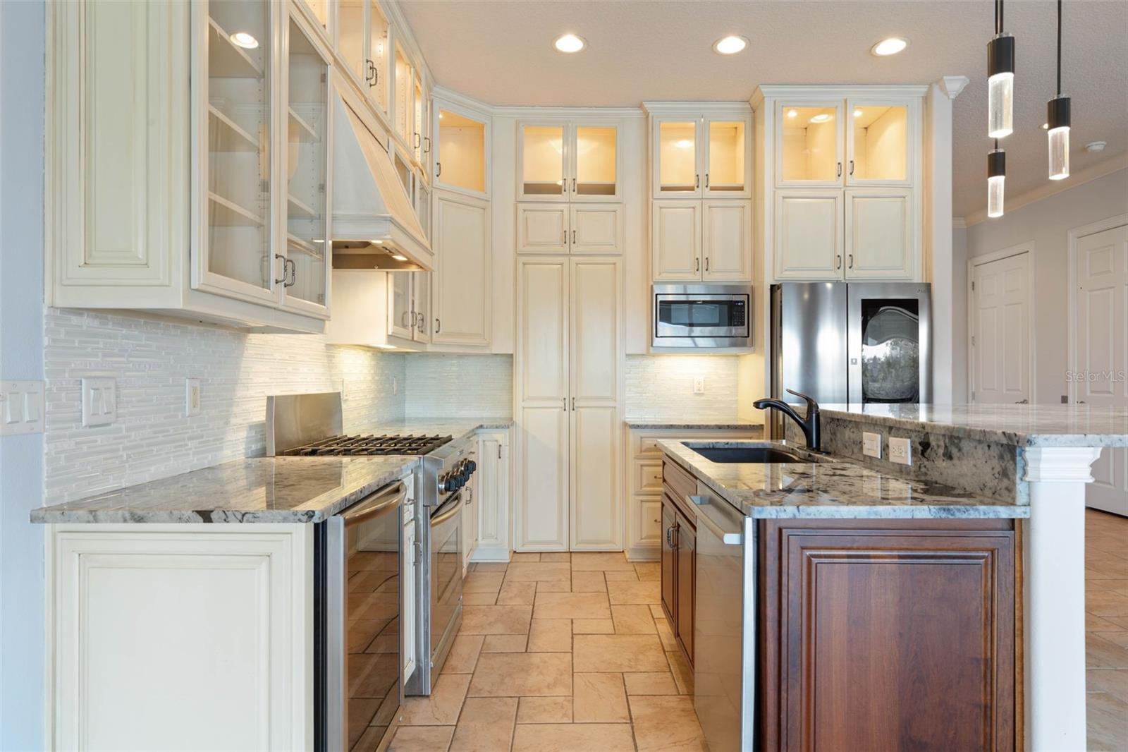 Image 3 of 84 For 262 Yacht Harbor Drive