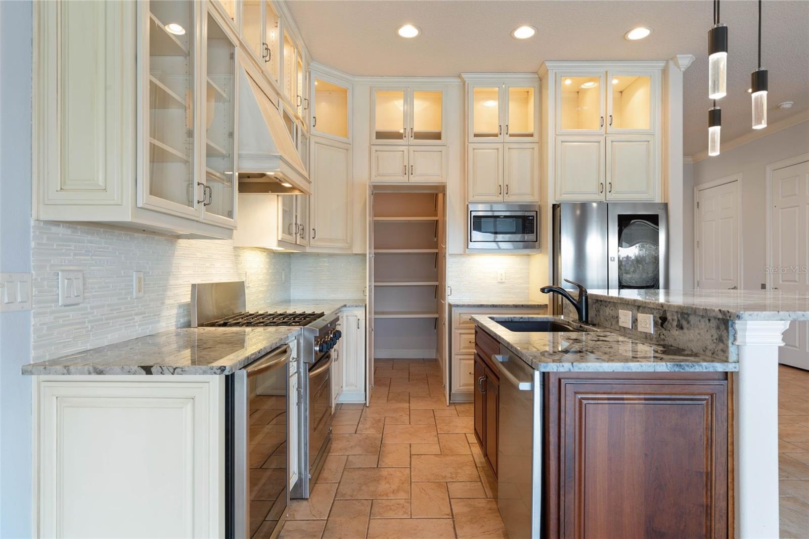 Image 38 of 84 For 262 Yacht Harbor Drive