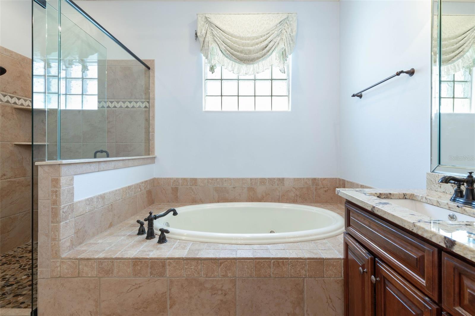 Image 52 of 84 For 262 Yacht Harbor Drive