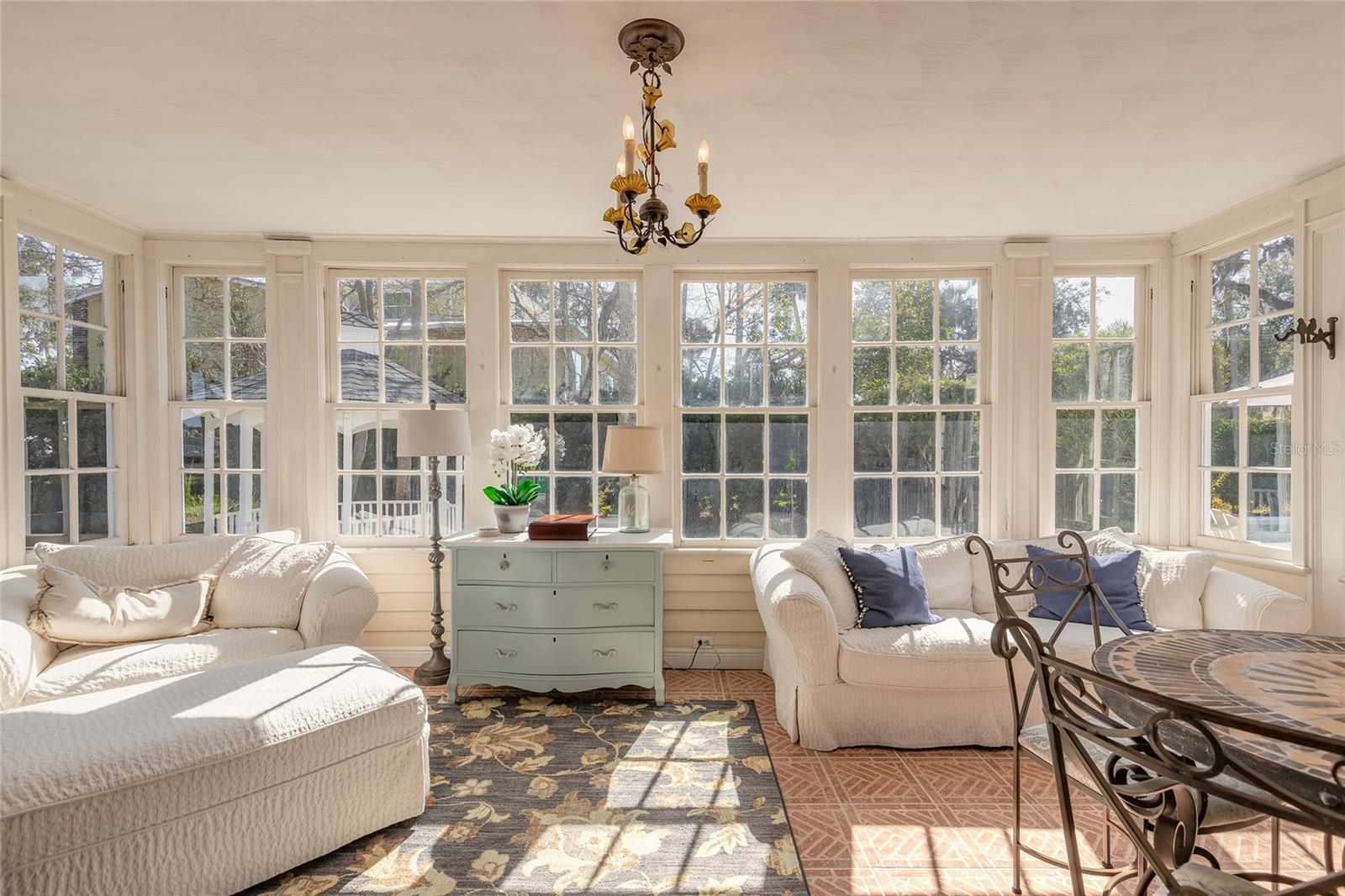 Image 13 of 75 For 458 Beach Street