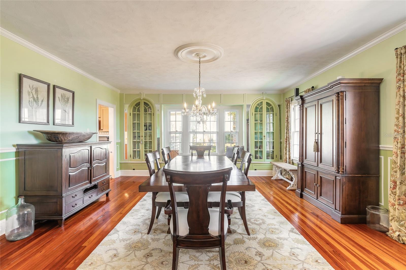 Image 16 of 75 For 458 Beach Street