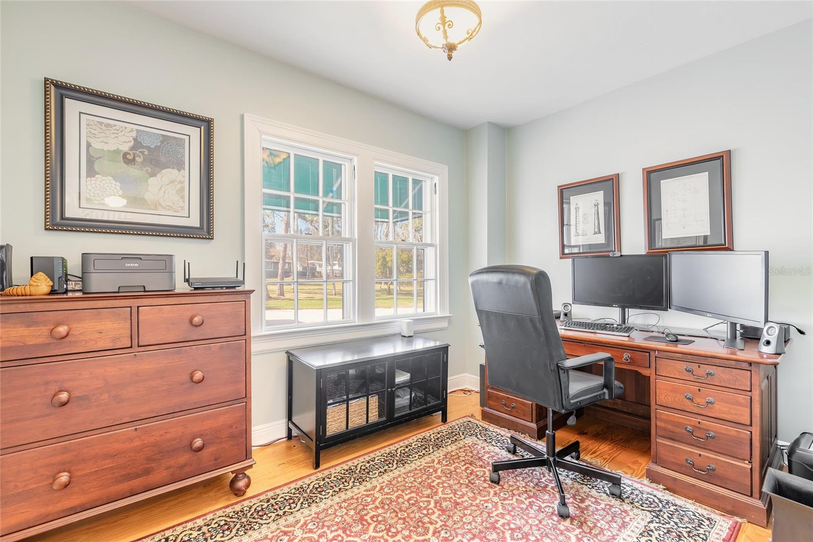 Image 27 of 75 For 458 Beach Street