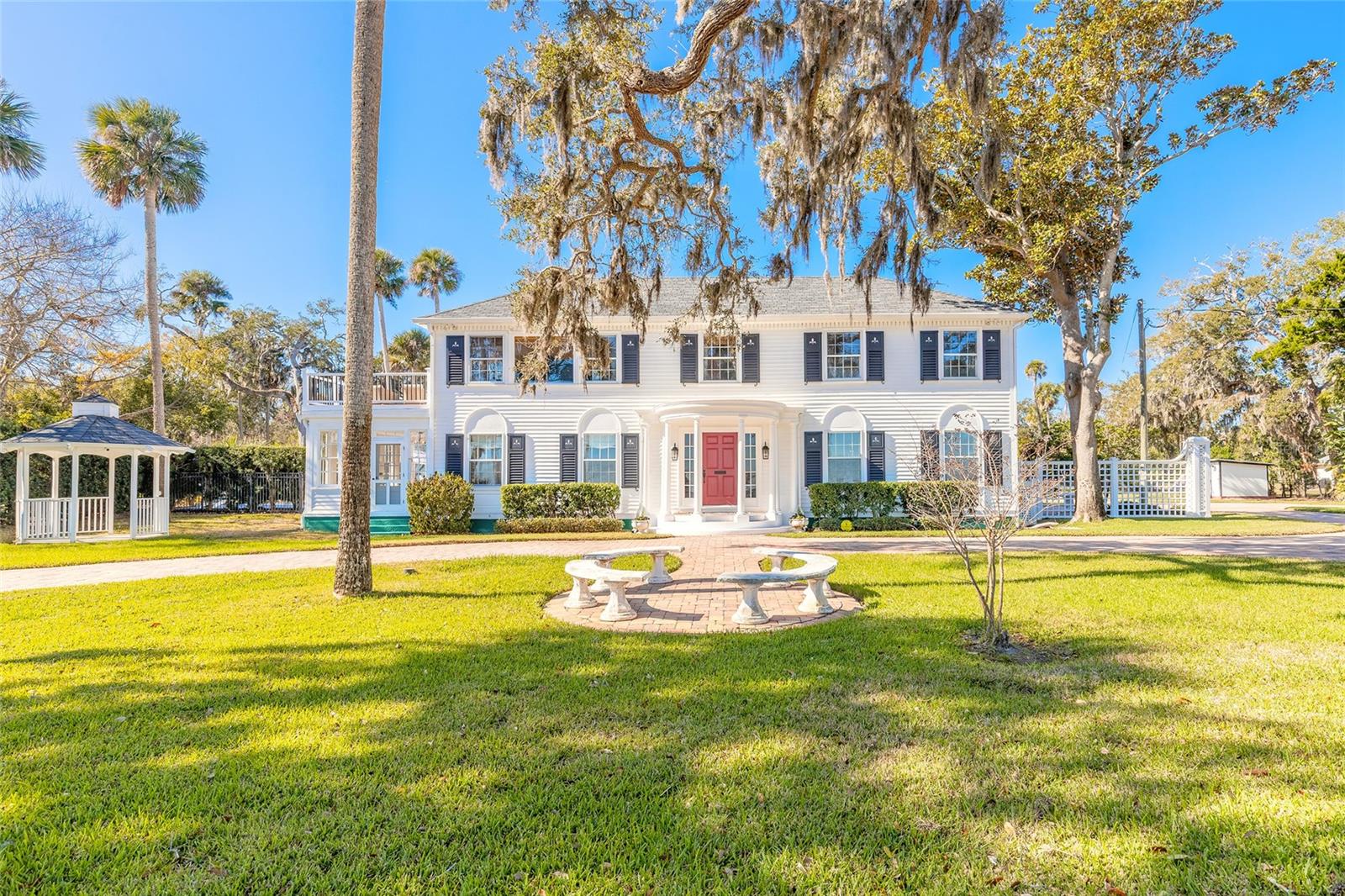 Image 3 of 75 For 458 Beach Street