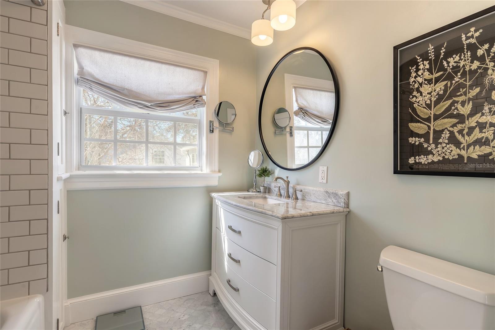 Image 36 of 75 For 458 Beach Street