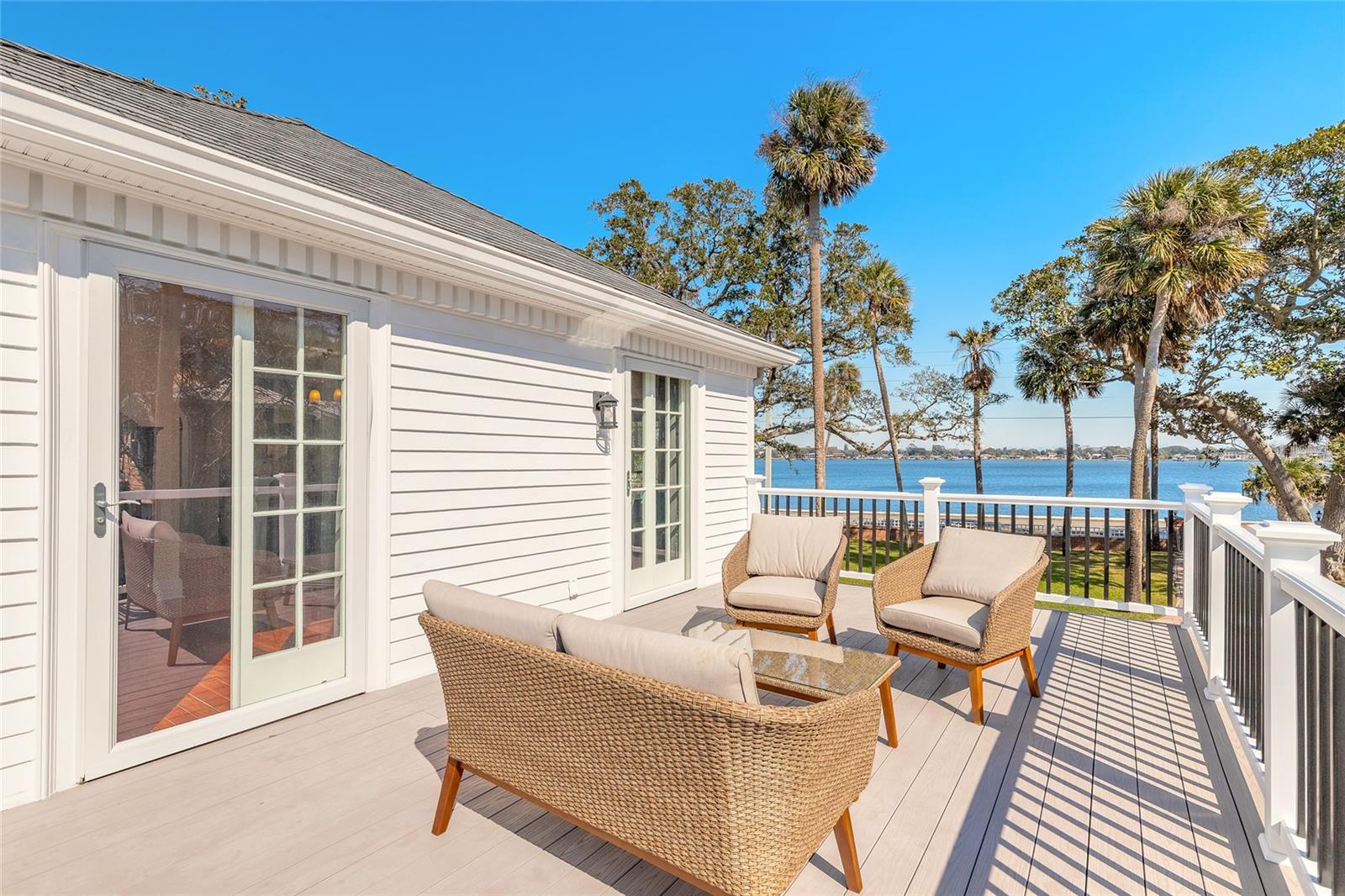 Image 37 of 75 For 458 Beach Street