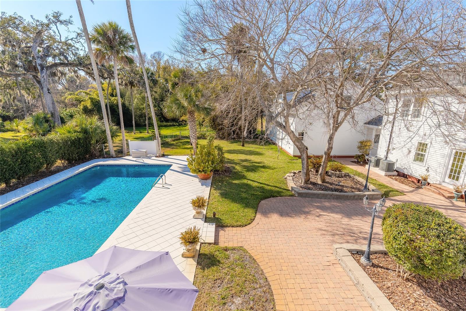 Image 40 of 75 For 458 Beach Street