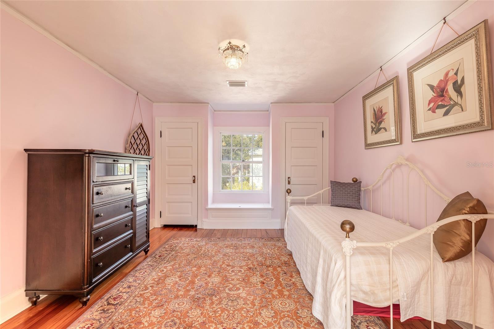 Image 48 of 75 For 458 Beach Street