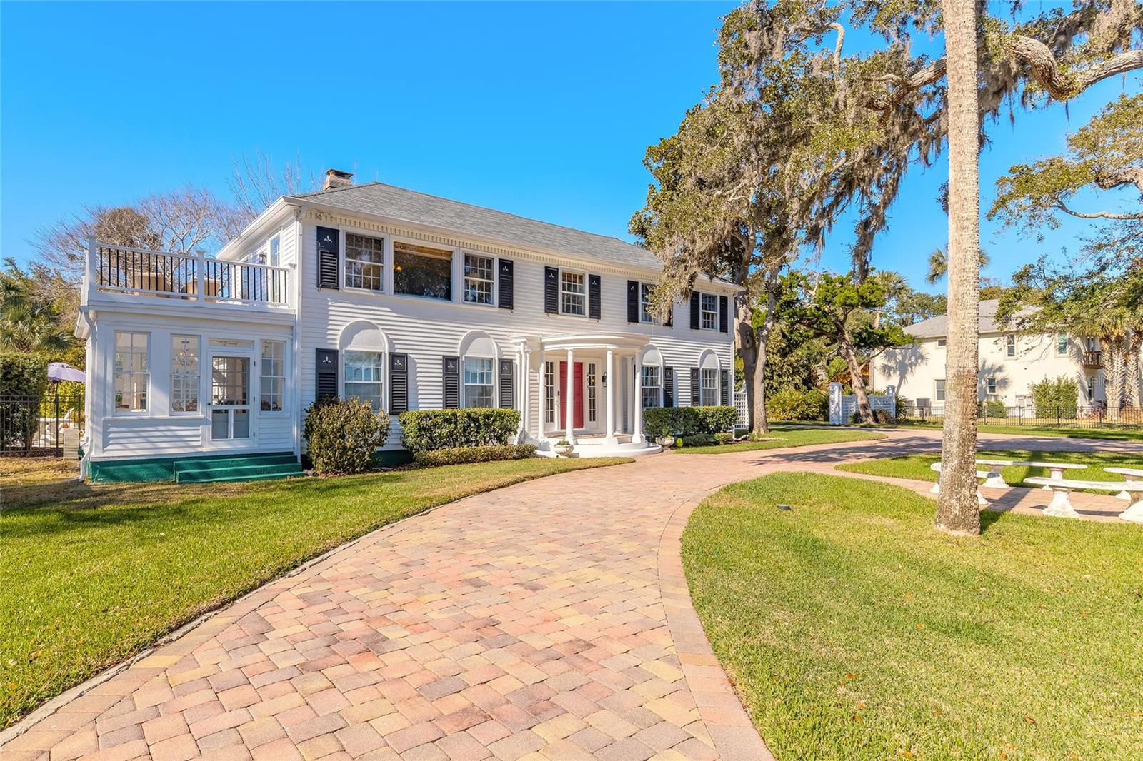 Image 5 of 75 For 458 Beach Street