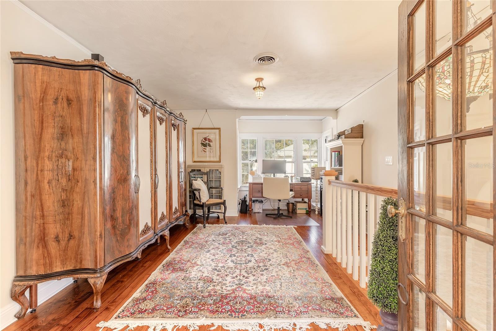 Image 50 of 75 For 458 Beach Street