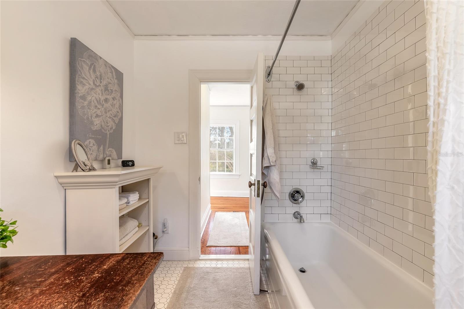 Image 53 of 75 For 458 Beach Street