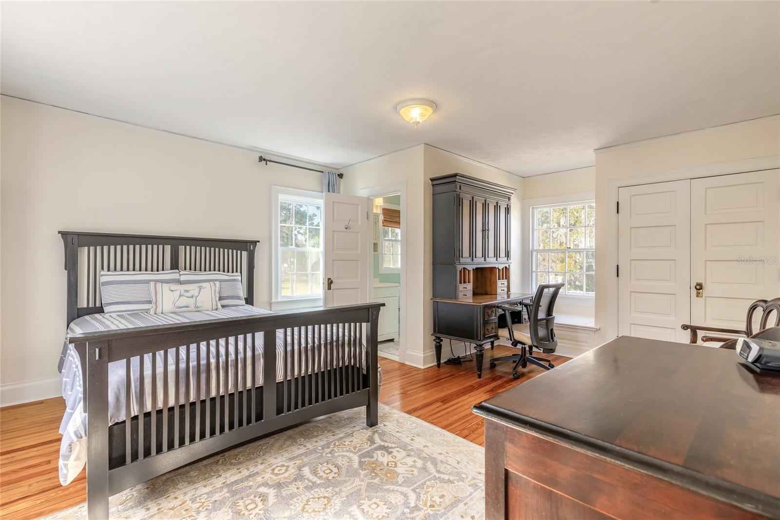 Image 54 of 75 For 458 Beach Street