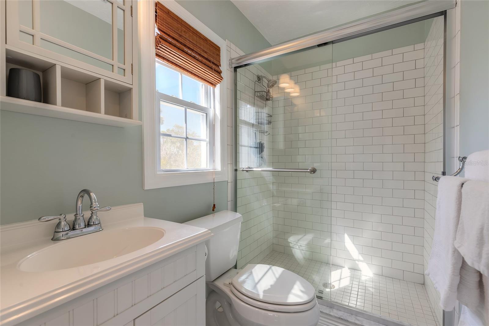 Image 56 of 75 For 458 Beach Street