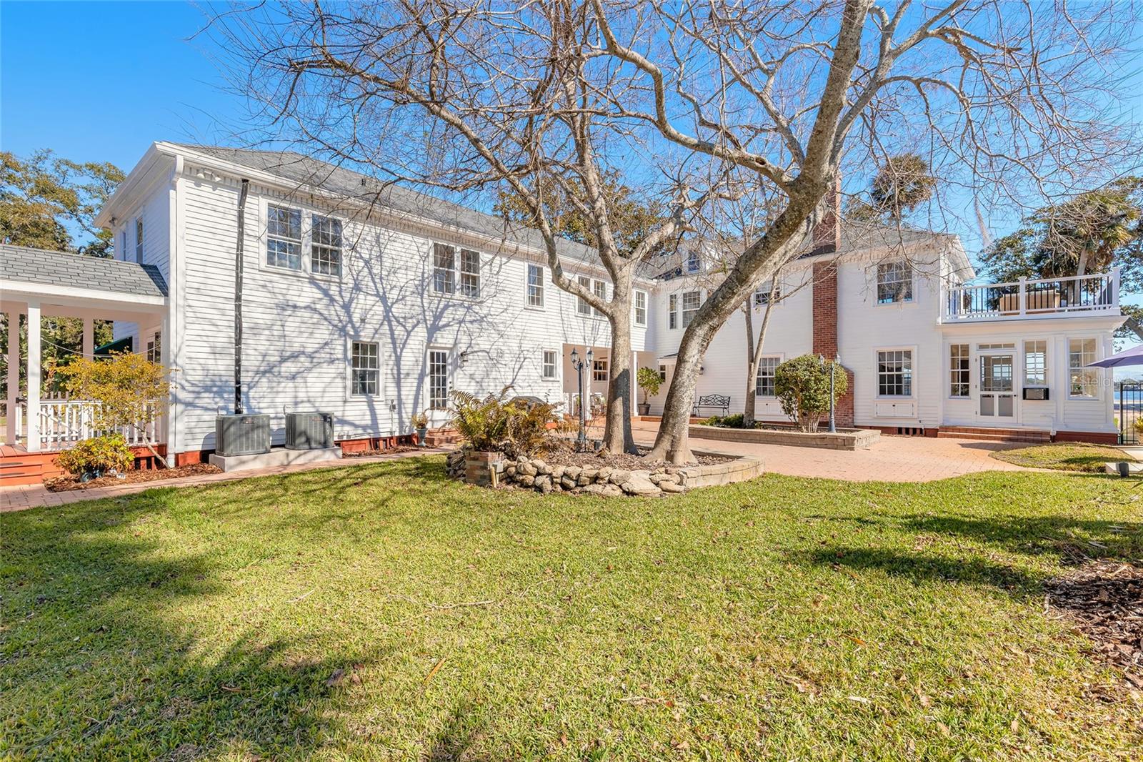 Image 60 of 75 For 458 Beach Street