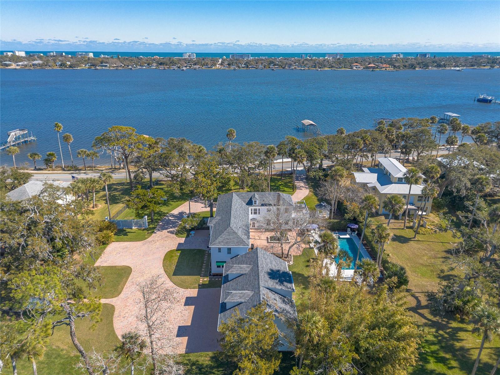 Image 70 of 75 For 458 Beach Street