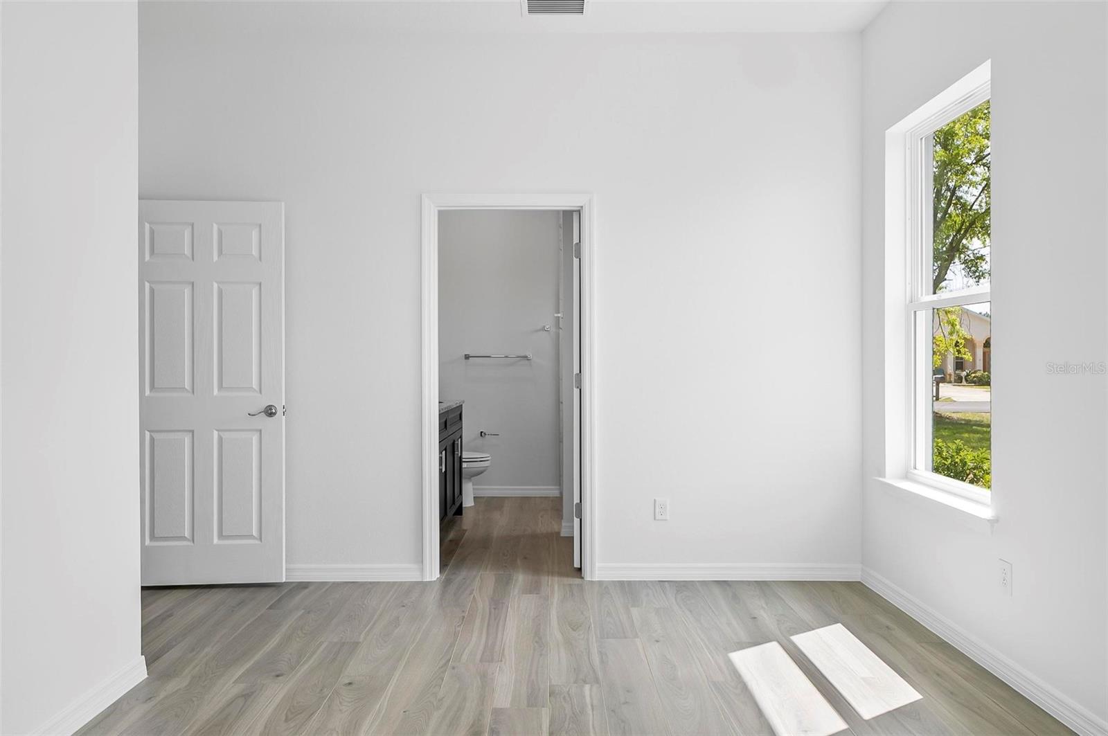 Image 17 of 37 For 31 Louvet Lane A