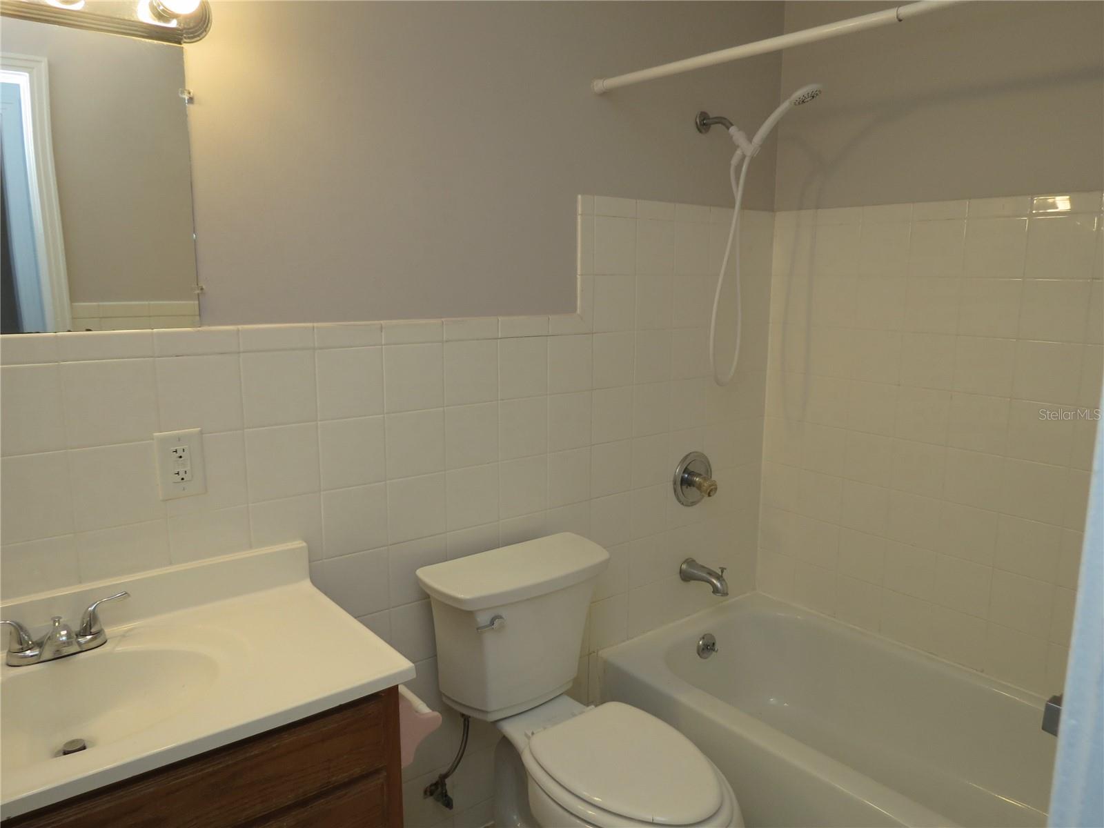 Image 4 of 18 For 122 Magnolia Drive