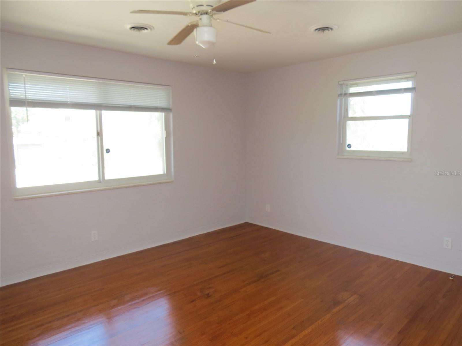 Image 6 of 18 For 122 Magnolia Drive