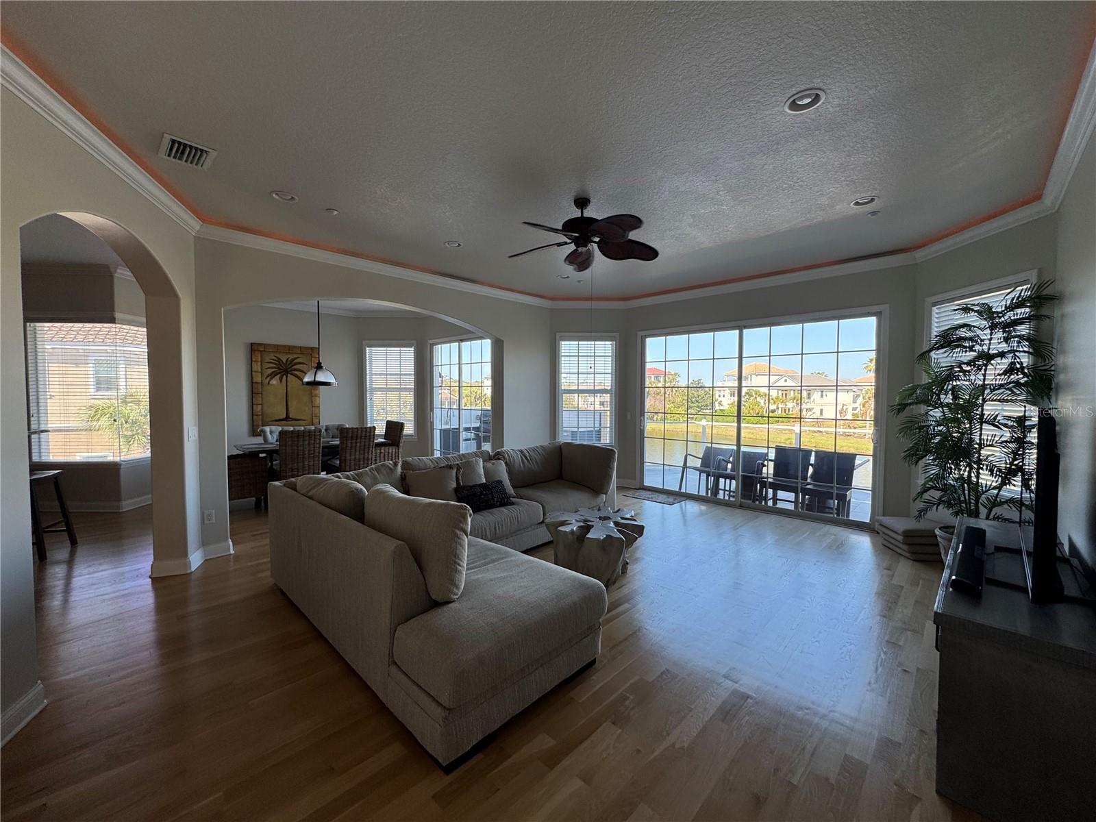 Image 4 of 22 For 323 Ocean Crest Drive