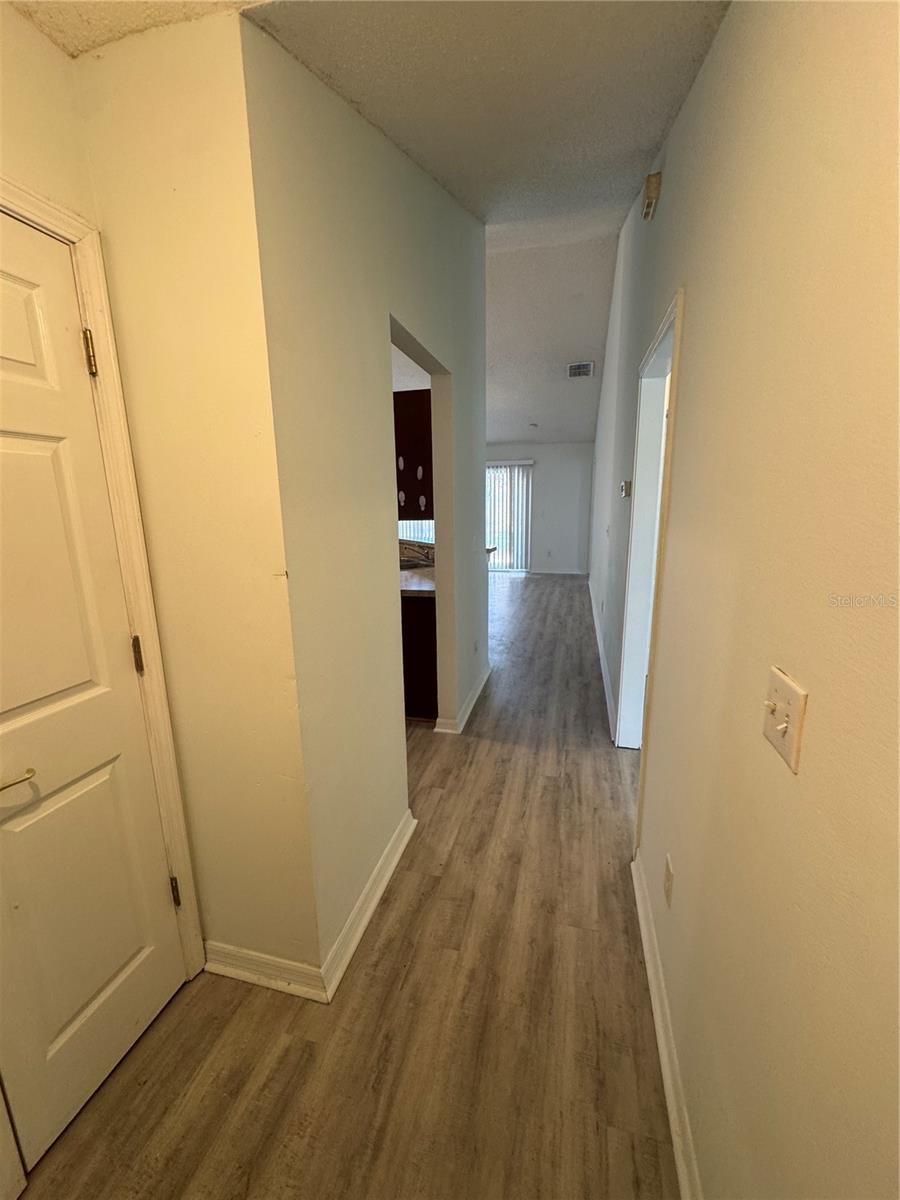 Image 6 of 12 For 28 Bunker Knolls Lane