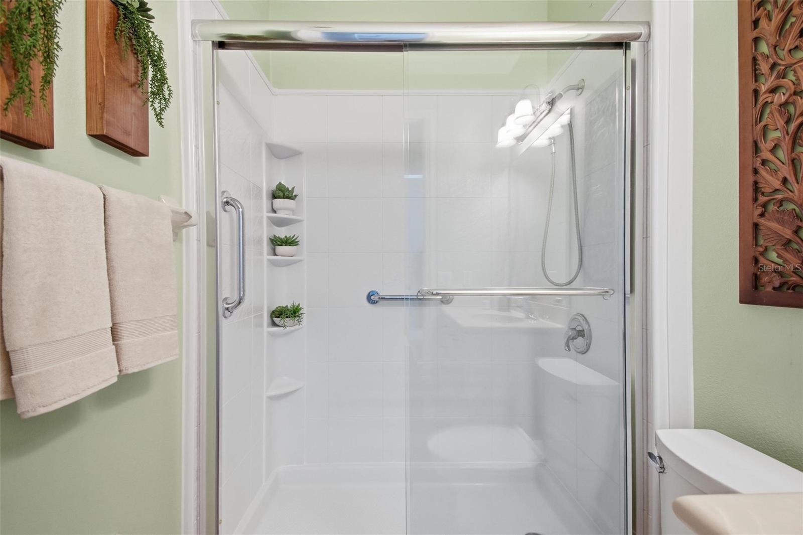 Image 16 of 59 For 3 River Park Drive N