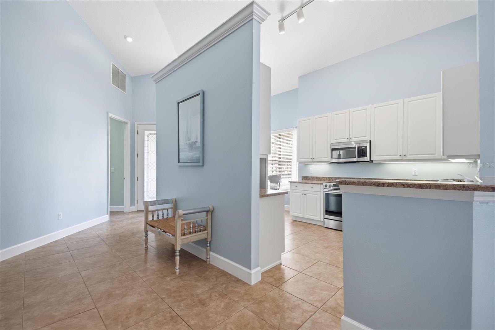 Image 7 of 59 For 3 River Park Drive N