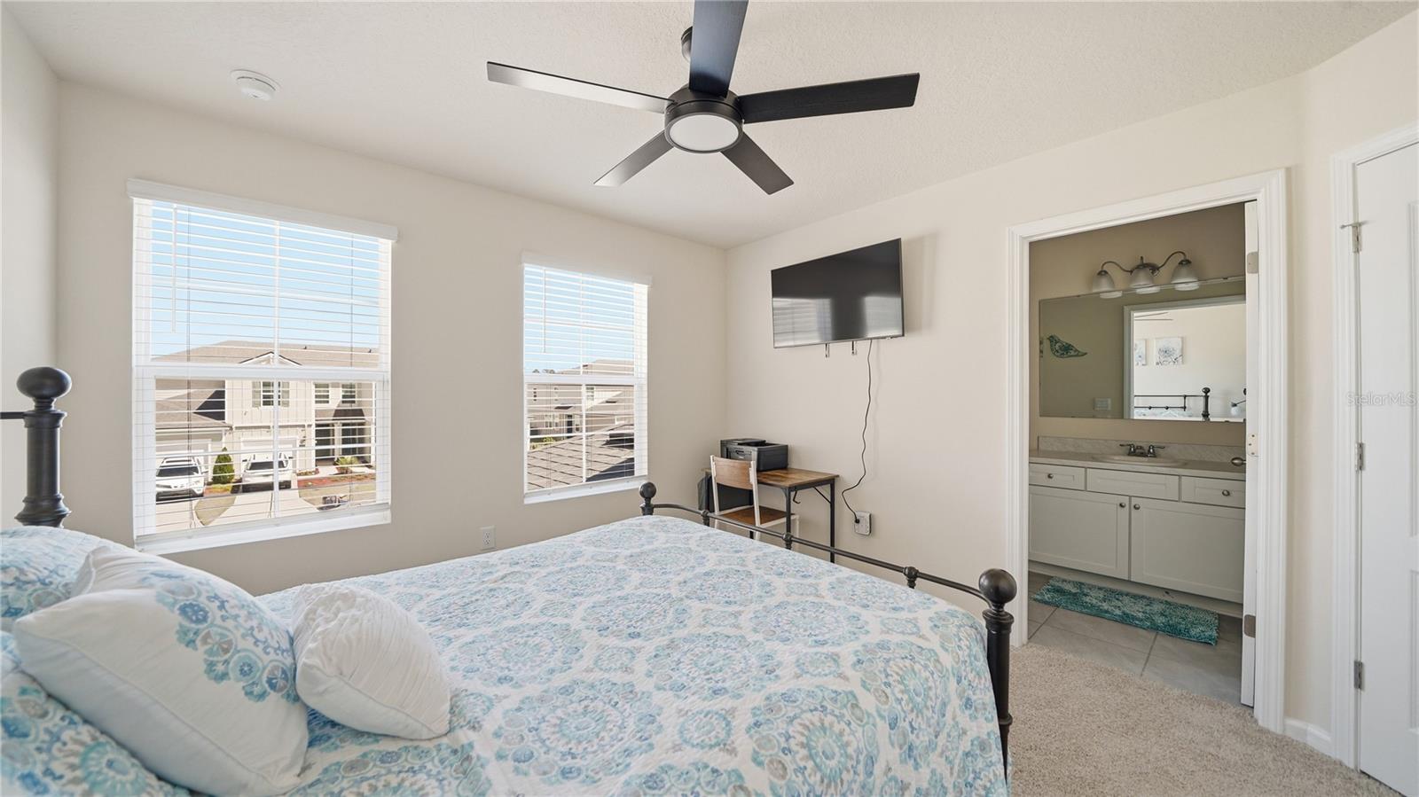 Image 27 of 43 For 172 Redbud Road