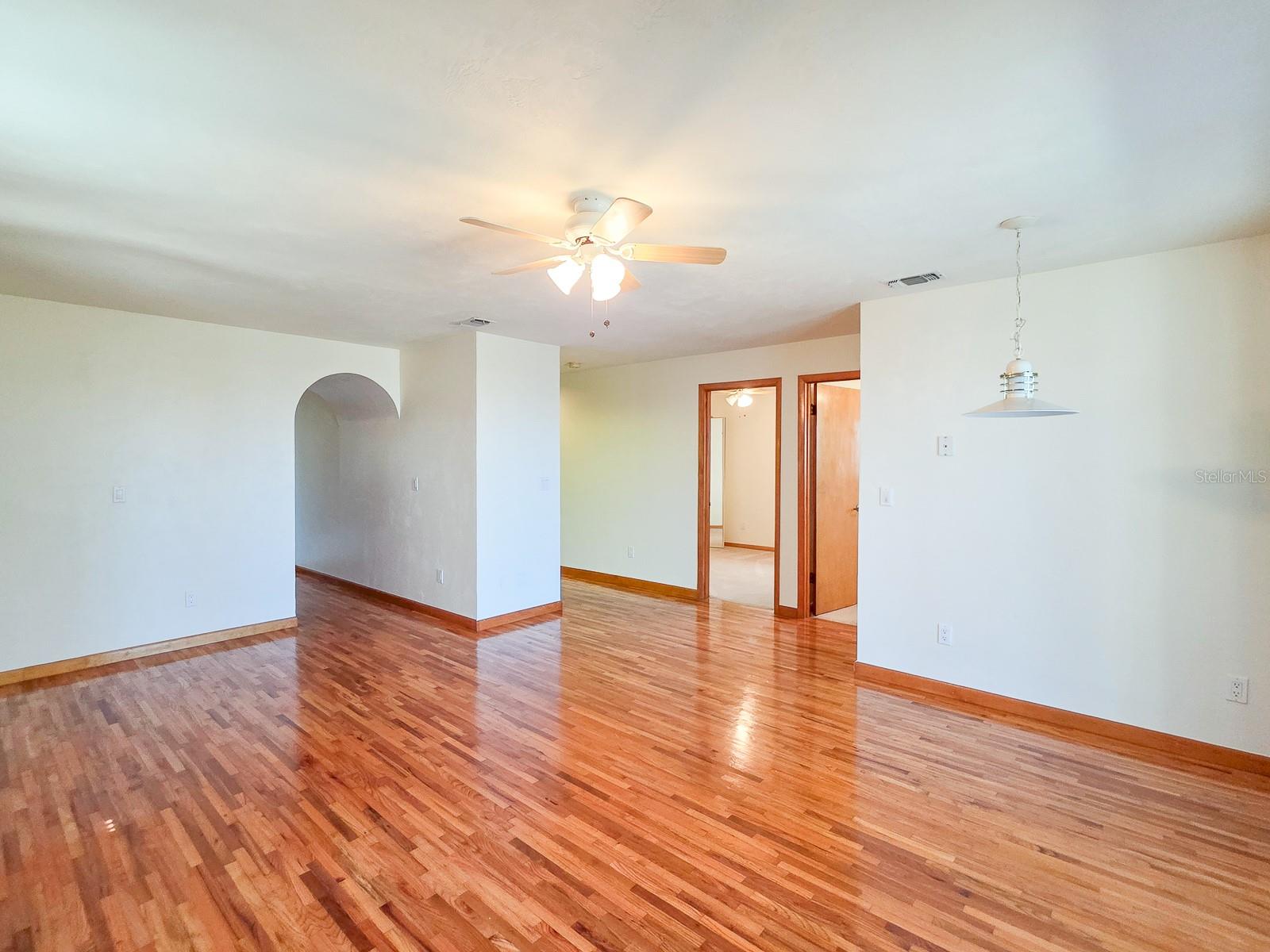 Image 33 of 61 For 2652 Ocean Shore Boulevard