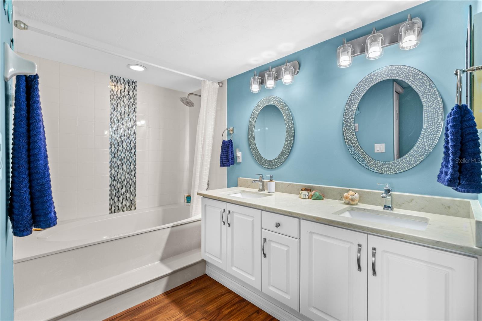 Image 21 of 44 For 3333 Atlantic Avenue 1802