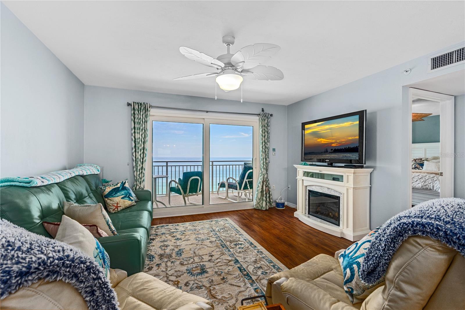 Image 6 of 44 For 3333 Atlantic Avenue 1802