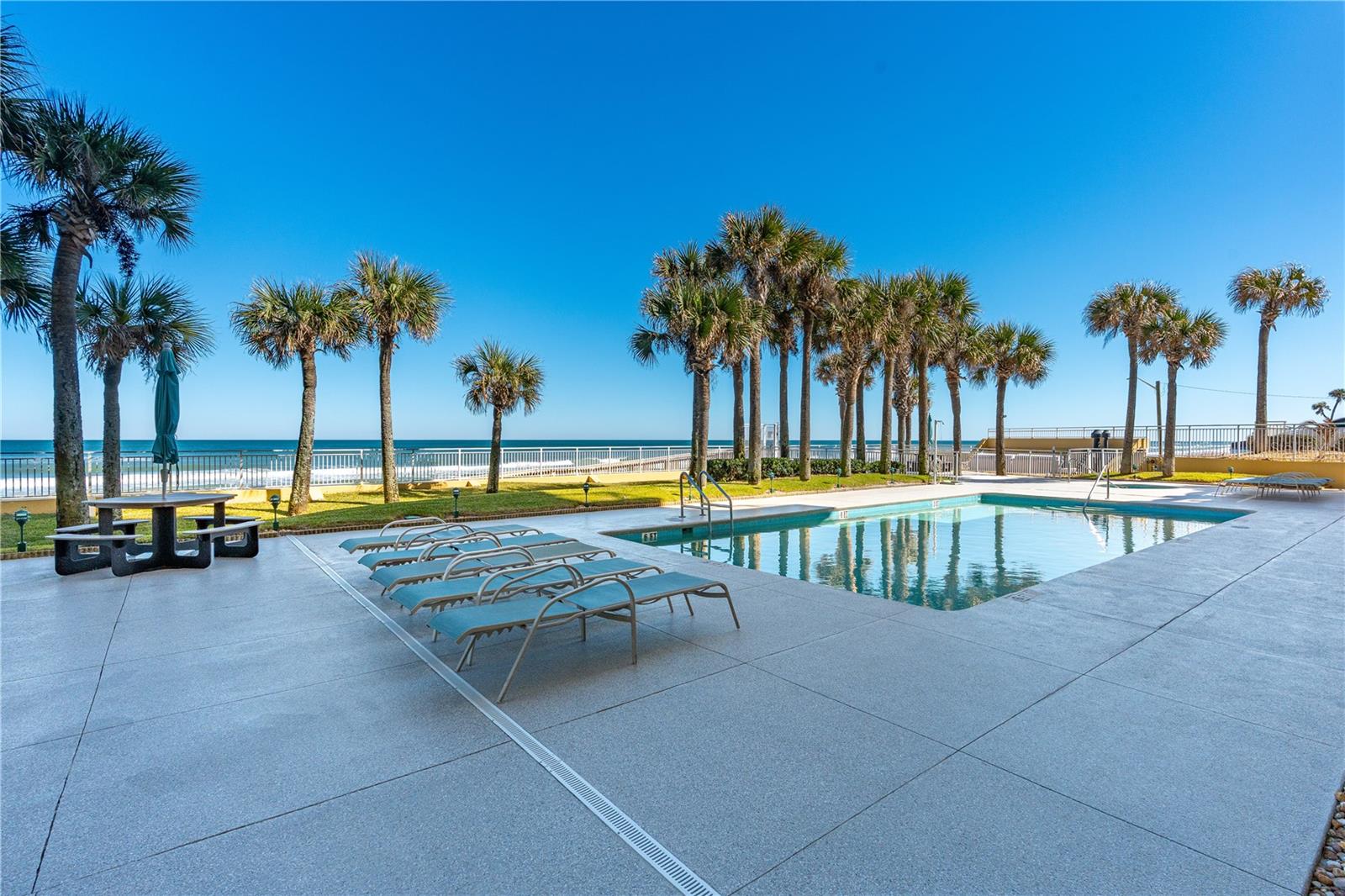 Image 11 of 73 For 2300 Atlantic Avenue 101