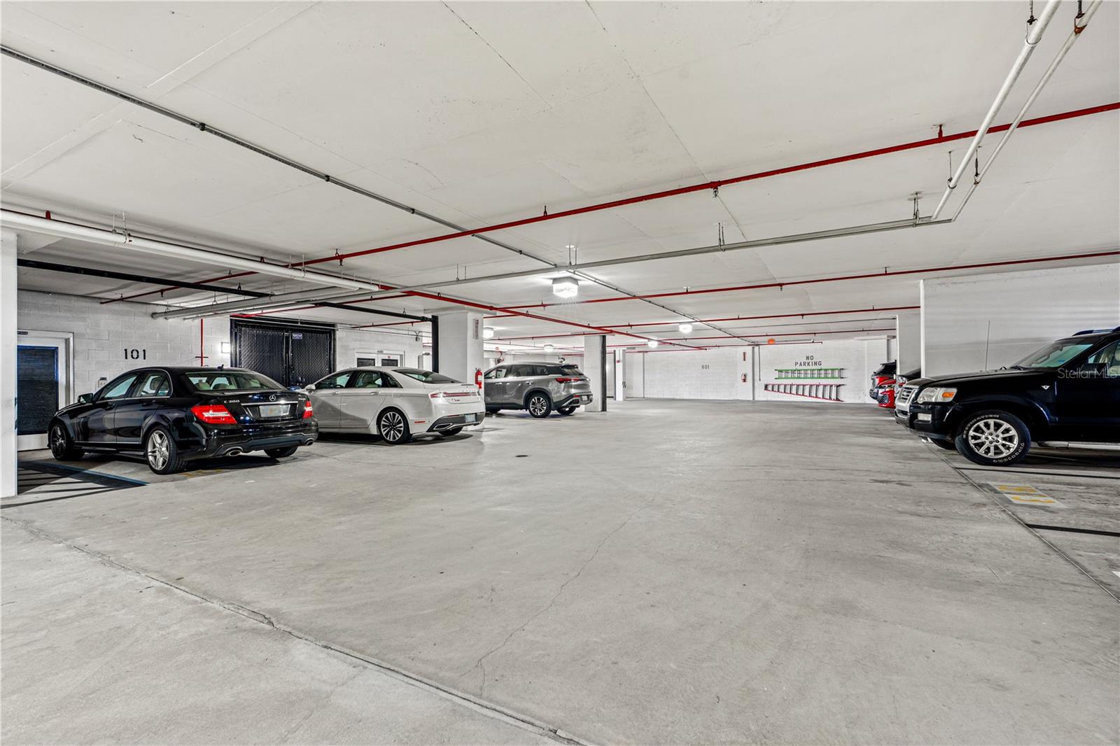 Image 16 of 73 For 2300 Atlantic Avenue 101