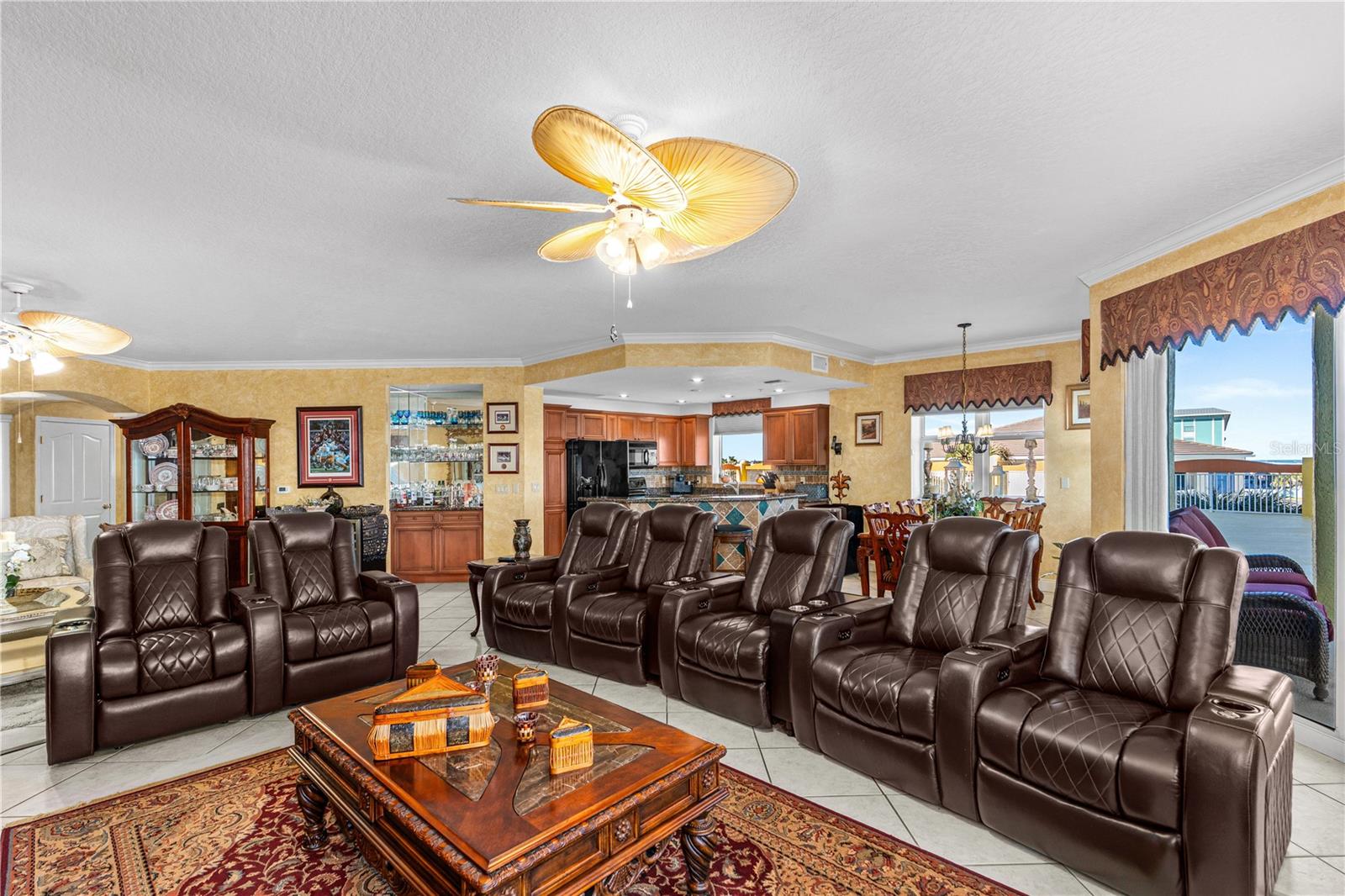 Image 39 of 73 For 2300 Atlantic Avenue 101