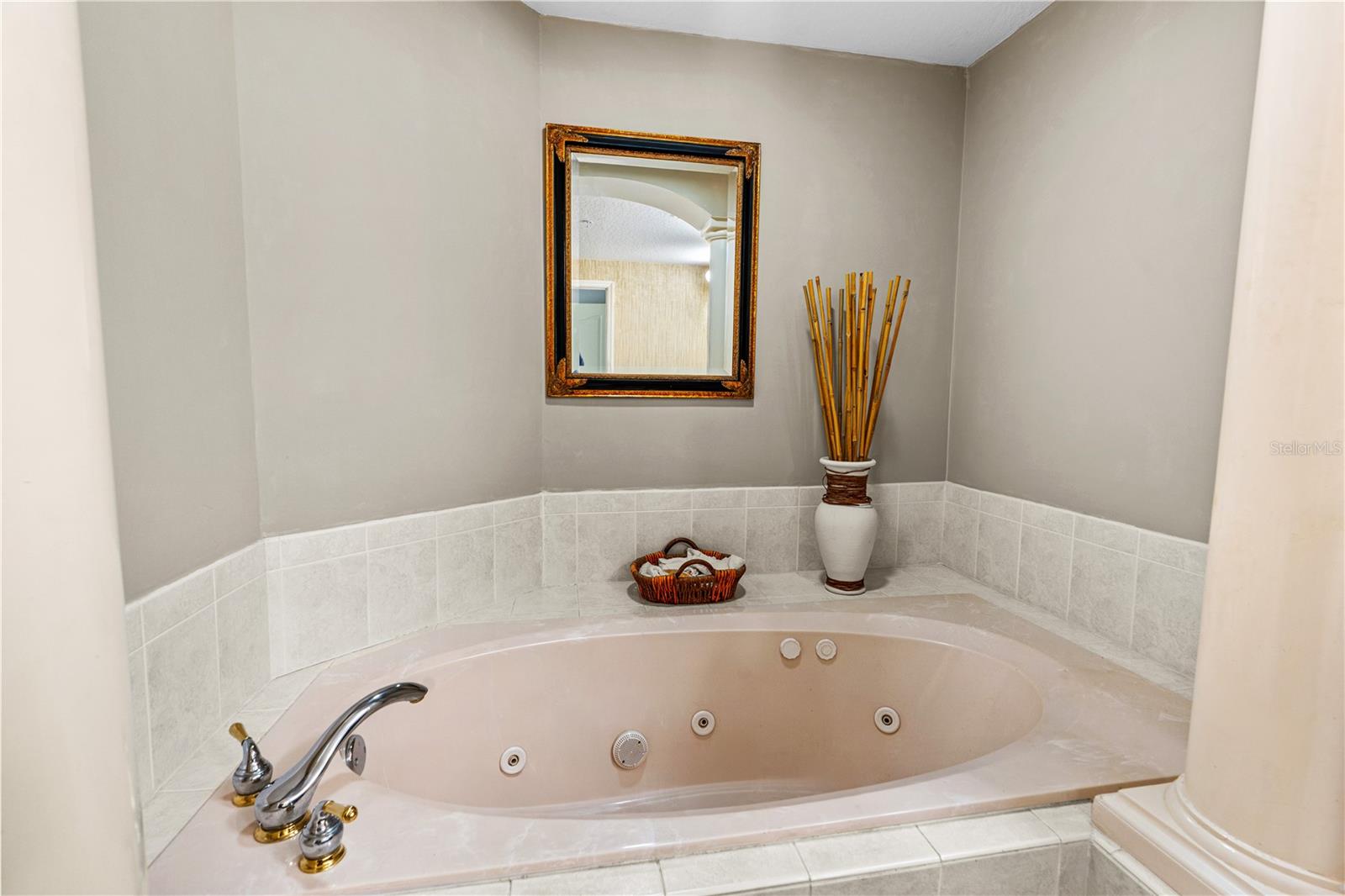 Image 52 of 73 For 2300 Atlantic Avenue 101