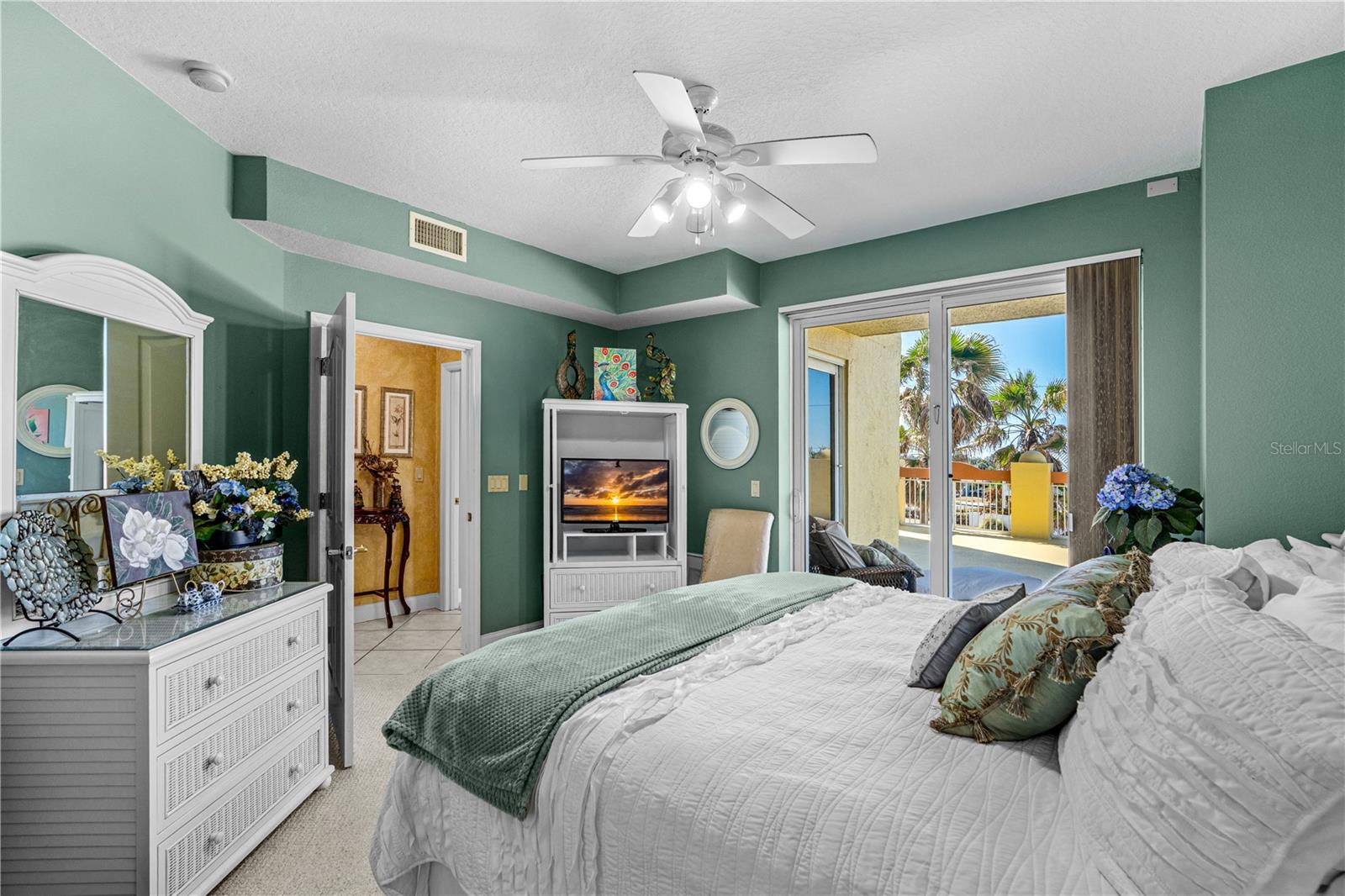 Image 55 of 73 For 2300 Atlantic Avenue 101