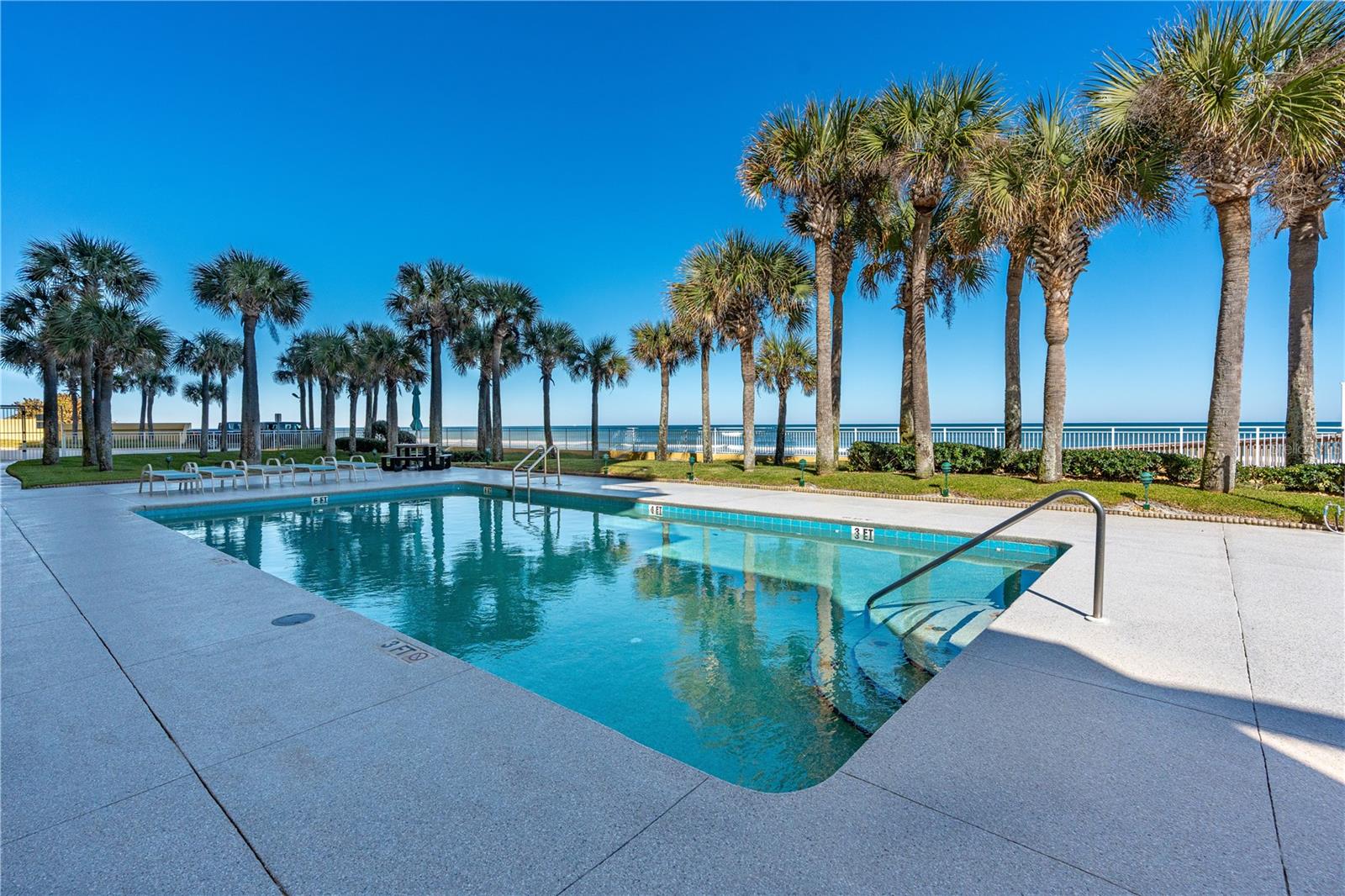 Image 8 of 73 For 2300 Atlantic Avenue 101