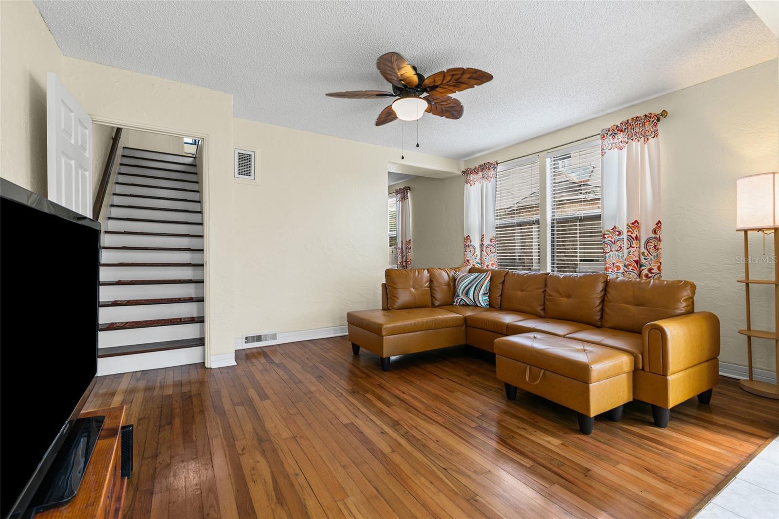 Image 11 of 49 For 517 Revilo Boulevard