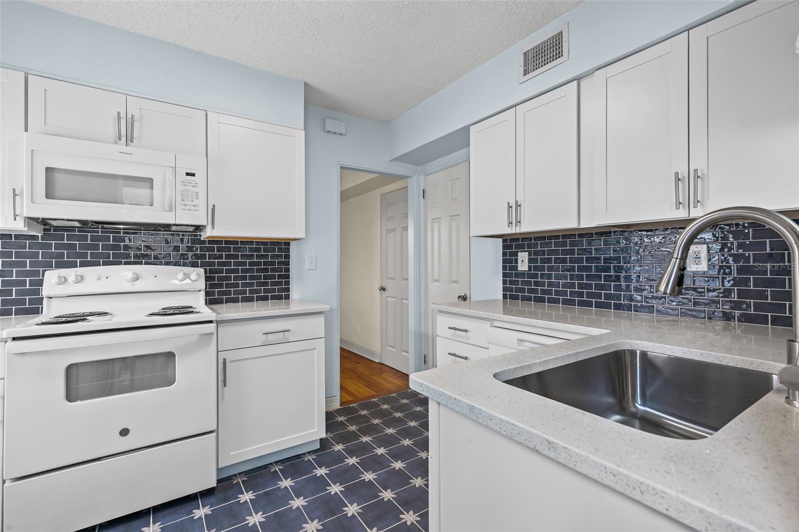 Image 16 of 49 For 517 Revilo Boulevard