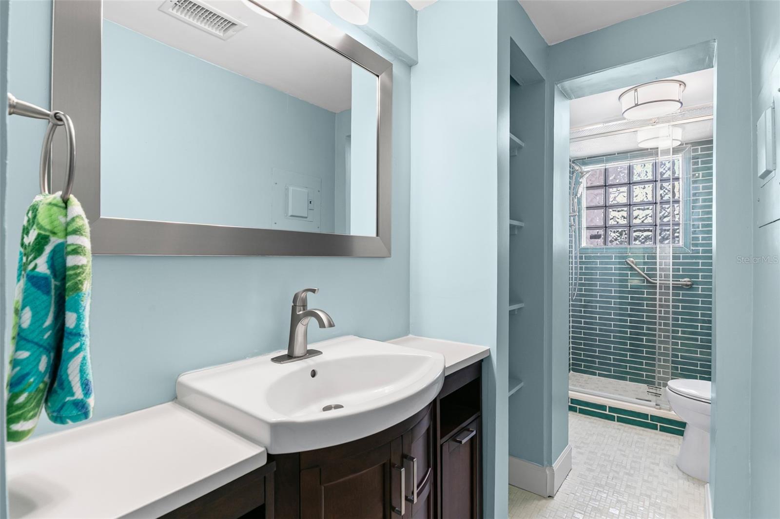 Image 17 of 49 For 517 Revilo Boulevard